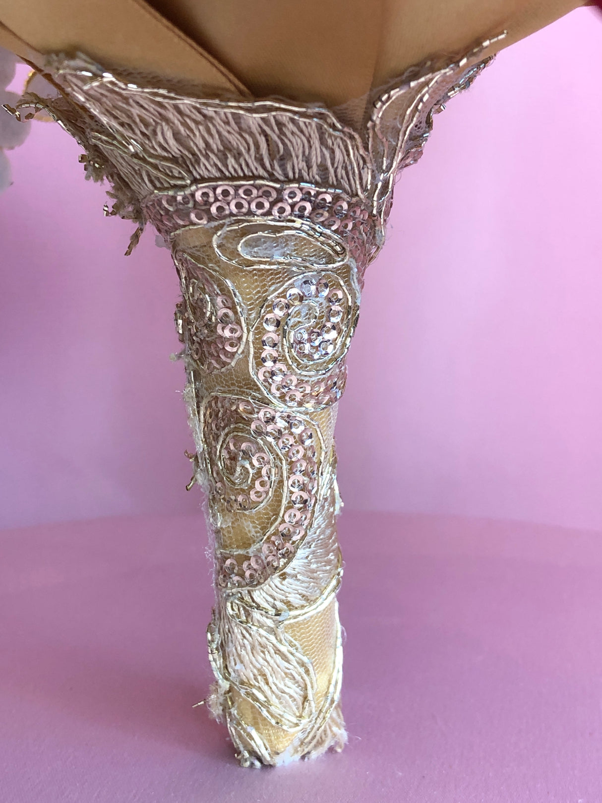 Red Flowers w/ Gold Pendant Bouquet